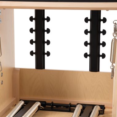 Pilates-Stuhl mit Holzbasis